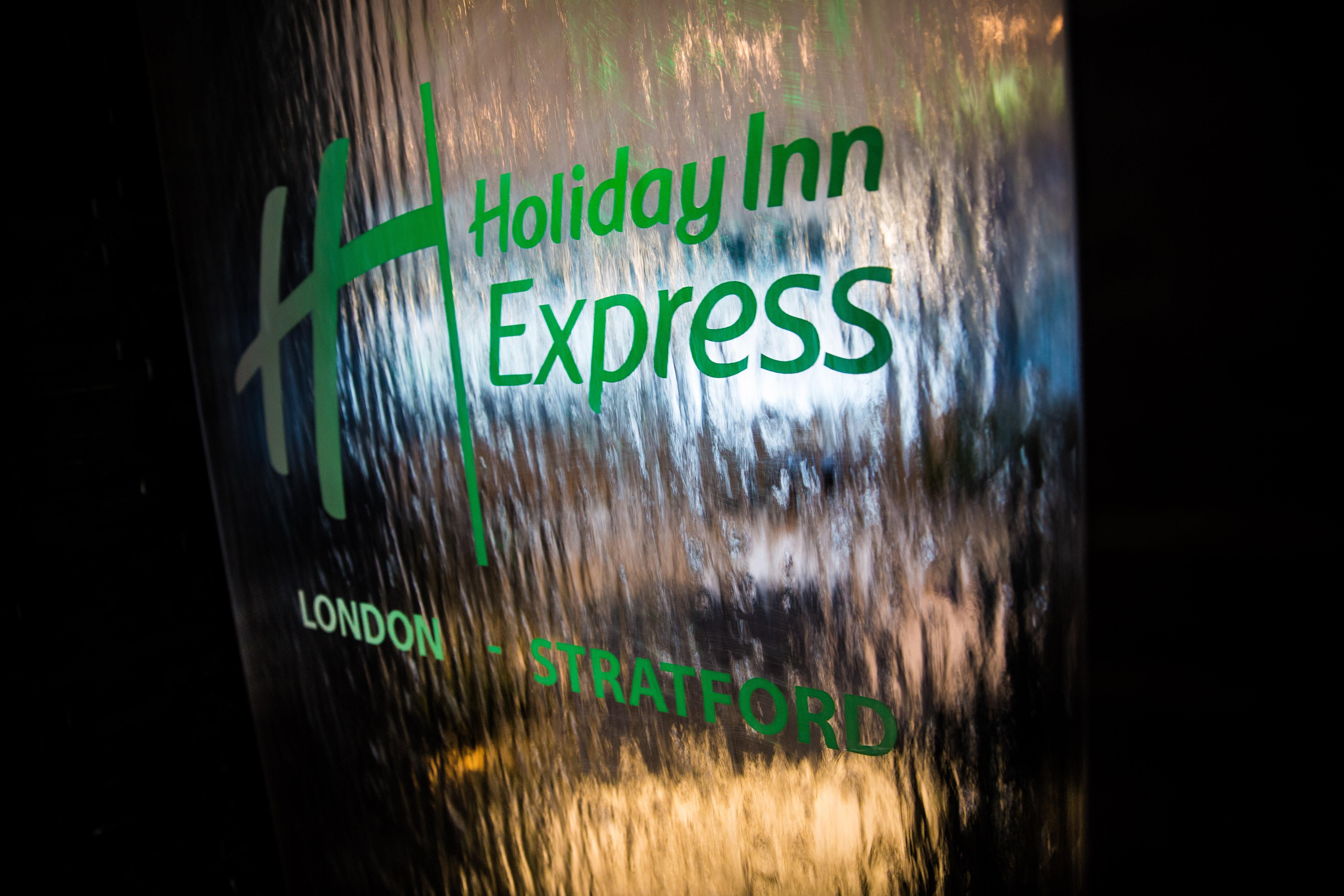 Holiday Inn Express London Stratford, An Ihg Hotel Екстериор снимка